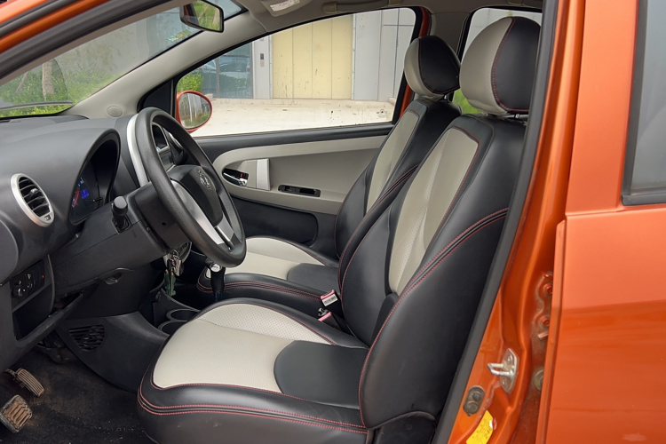 吉利汽车 熊猫经典 2015款 1.5L 自动酷趣版局部细节19