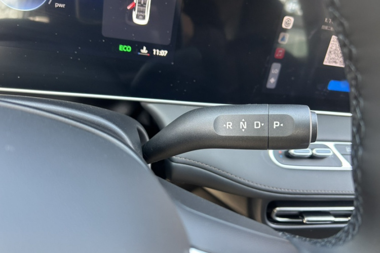 荣威D7 2025款 DMH 125km 世界冠军版中控内饰7015