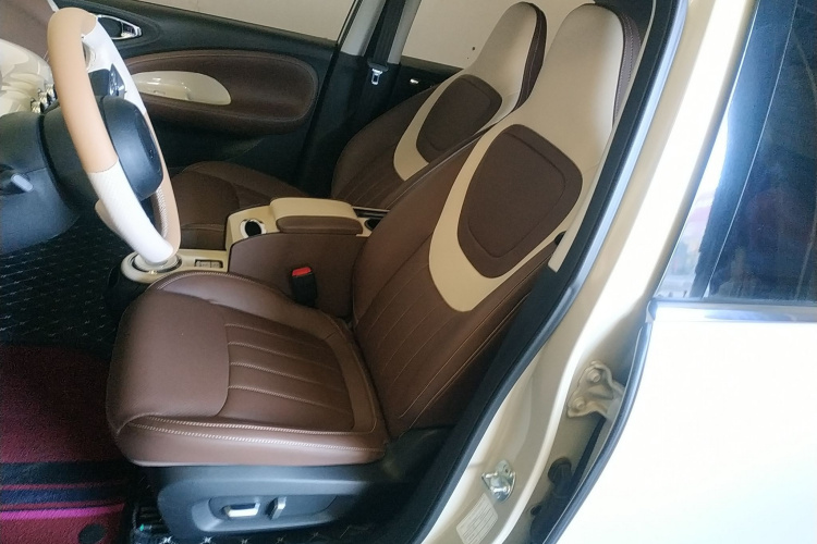 五菱汽车 五菱缤果 2023款 410km 灵犀尊享款中控内饰19