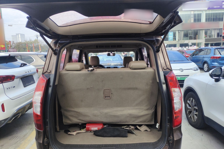 五菱汽车 五菱宏光 2014款 1.5L S标准型机舱底盘23