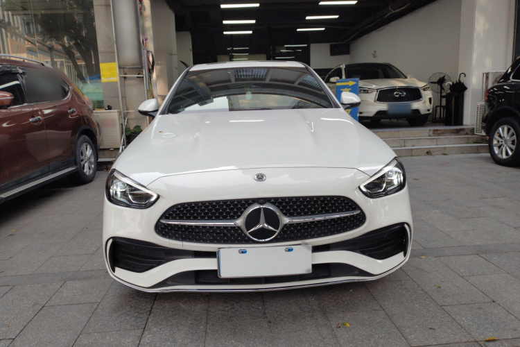 奔驰C级 2022款 C 200 L 运动版车身外观2