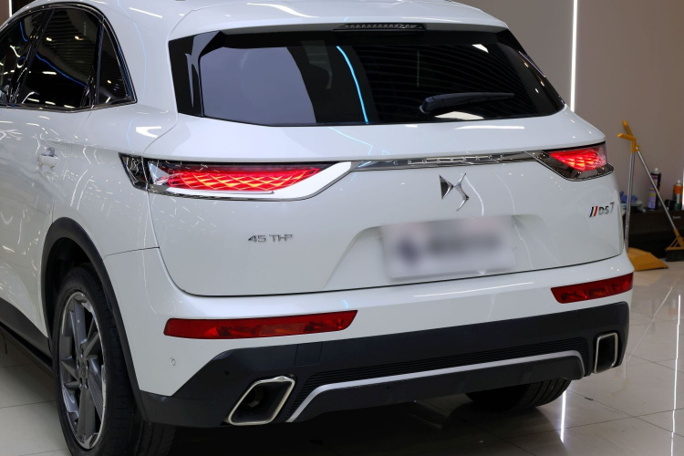 DS 7 2018款 45THP 歌剧院版车身外观6004