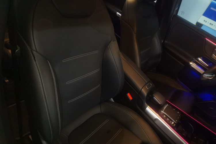 奔驰EQB 2022款 EQB 350 4MATIC 首发特别版局部细节41