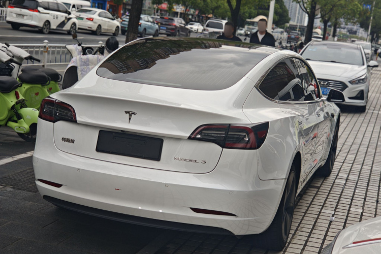 特斯拉 Model 3 2019款 标准续航后驱升级版车身外观6006