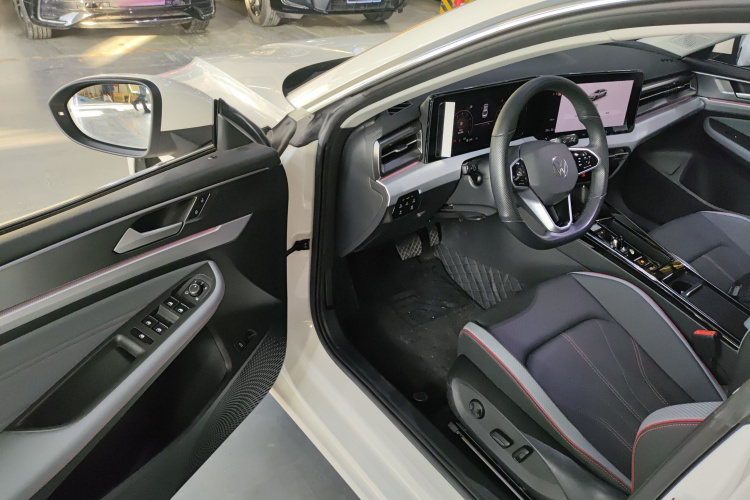 大众 2023款 凌渡L 280TSI DSG酷辣版中控内饰20