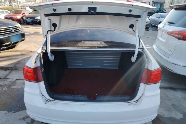 大众 桑塔纳 2019款 1.5L 自动风尚版 国VI机舱底盘23