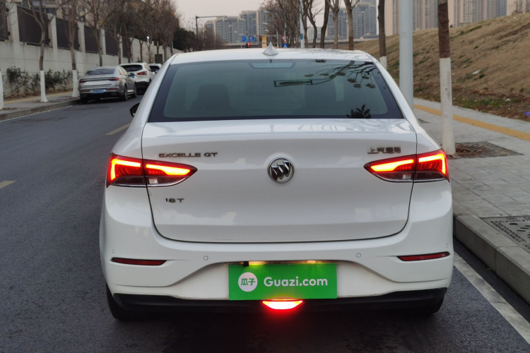 别克 英朗 2018款 18T 自动精英型车身外观6