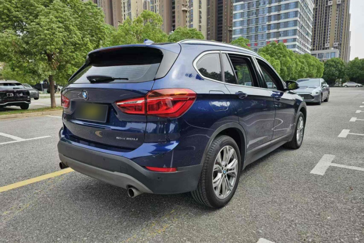 宝马X1 2019款 sDrive20Li 领先型车身外观6004