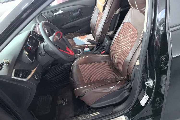 雪佛兰 科沃兹 2019款 320 自动欣享天窗版中控内饰19