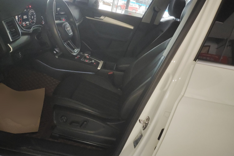 奥迪Q5L 2020款 改款 40 TFSI 荣享时尚型中控内饰19