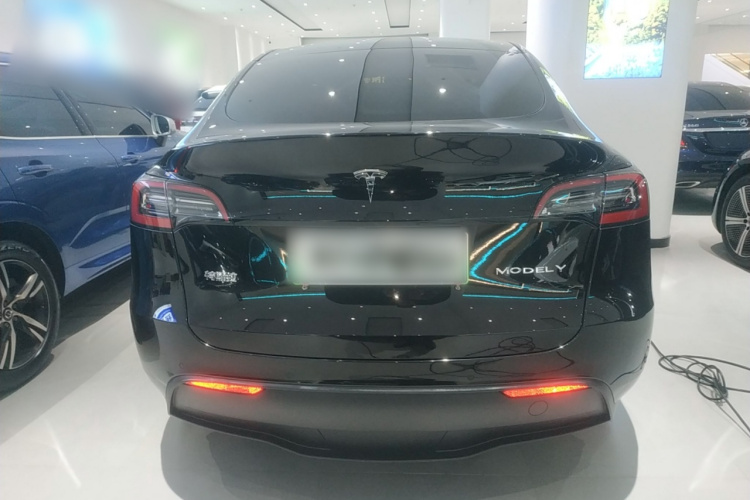 特斯拉 Model Y 2022款 后轮驱动版车身外观6
