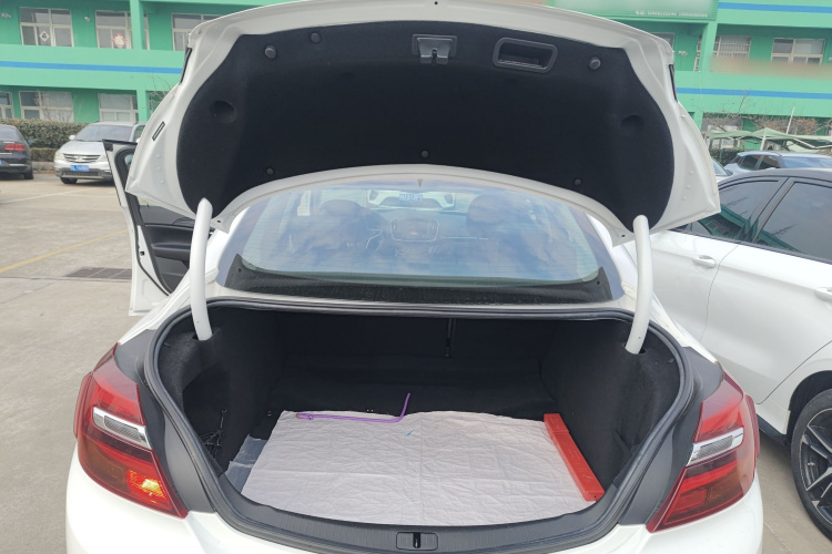 别克 君威 2015款 1.6T 精英技术型局部细节23