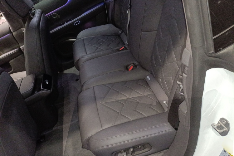 蔚来ET7 2024款 75kWh 行政版中控内饰21