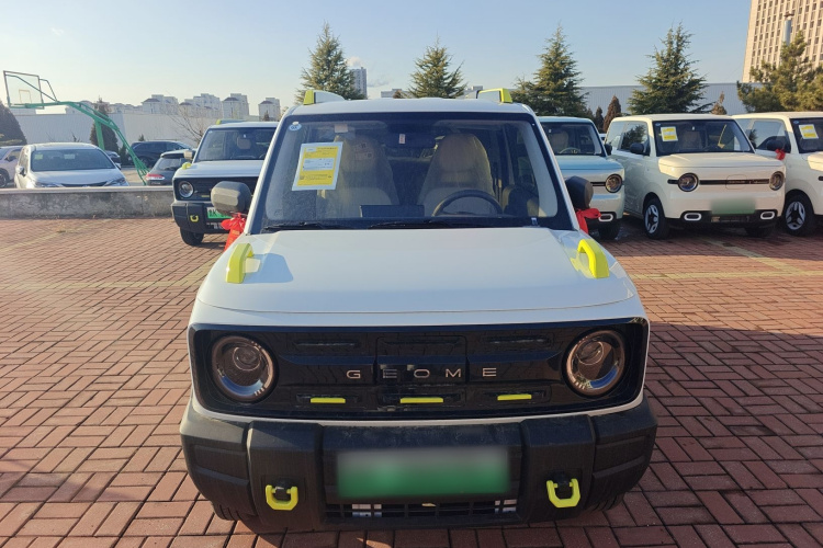 吉利银河 2025款 210km 熊猫骑士车身外观2