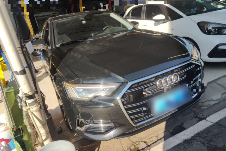 奥迪A6L 2021款 40 TFSI 豪华致雅型车身外观3