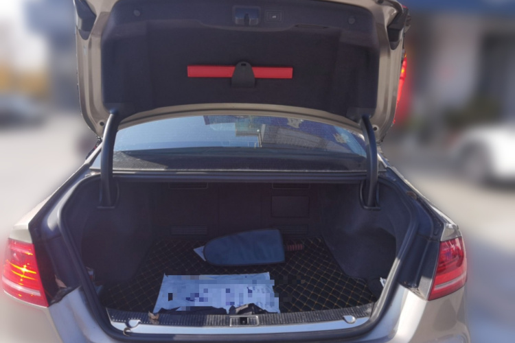 奥迪A8 2013款 A8L 45 TFSI quattro豪华型中控内饰23