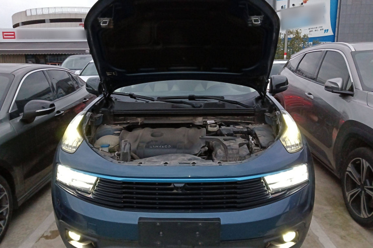 领克01 2019款 2.0T 两驱耀Pro版 国VI机舱底盘24