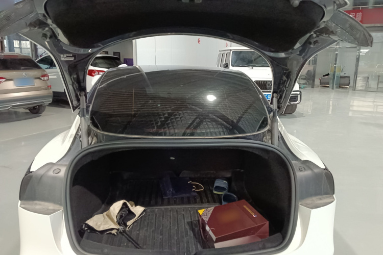 特斯拉 Model 3 2025款 后轮驱动版机舱底盘23