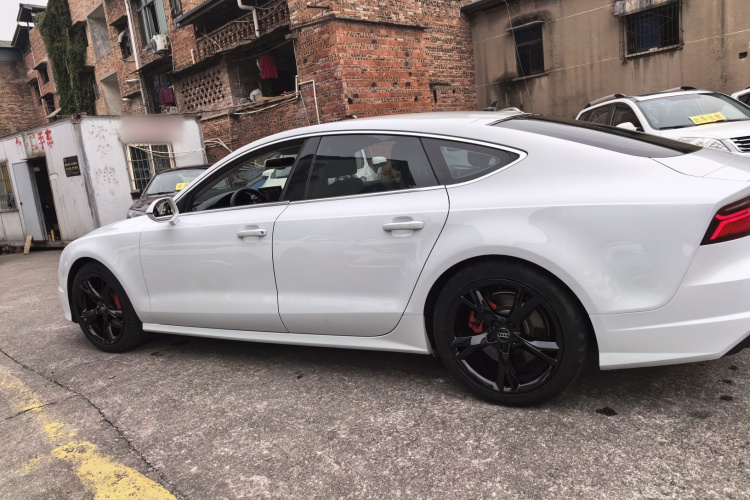 奥迪A7 2016款 40 TFSI 进取型车身外观4