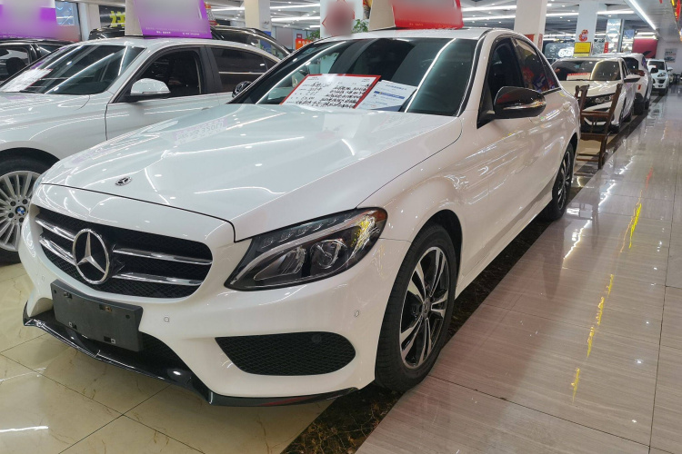 奔驰C级 2018款 C 200 运动版车身外观1