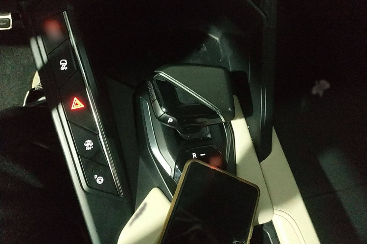 领克06 2020款 1.5T 耀Halo局部细节18