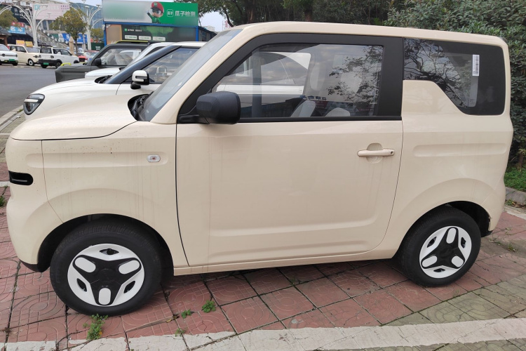 吉利银河 熊猫 2025款 210km 元气熊车身外观6003