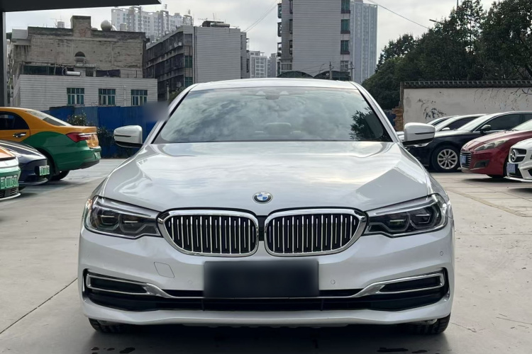 宝马5系新能源 2020款 里程升级版 530Le 豪华套装车身外观6001