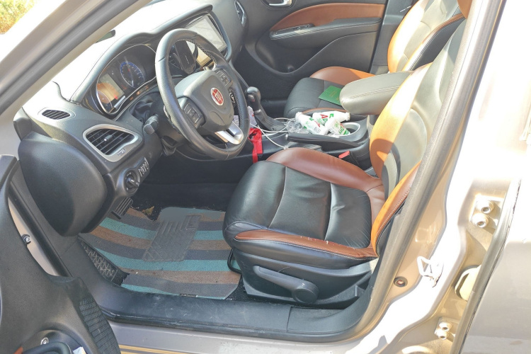 菲亚特 菲翔 2015款 1.4T 自动劲享版局部细节19