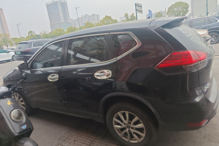 日产 奇骏 2019款 2.0L CVT智联舒适版 2WD车身外观6003