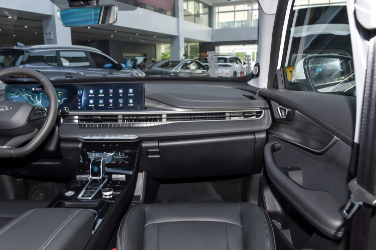 奇瑞 瑞虎8 PLUS 2023款 290TGDI DCT新享版中控内饰7003