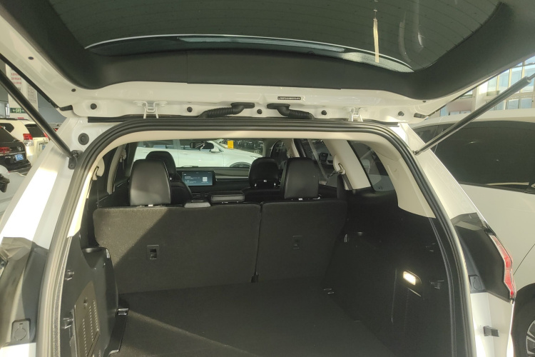 福特 锐界 2021款 PLUS EcoBoost 245 两驱精锐型 5座机舱底盘23