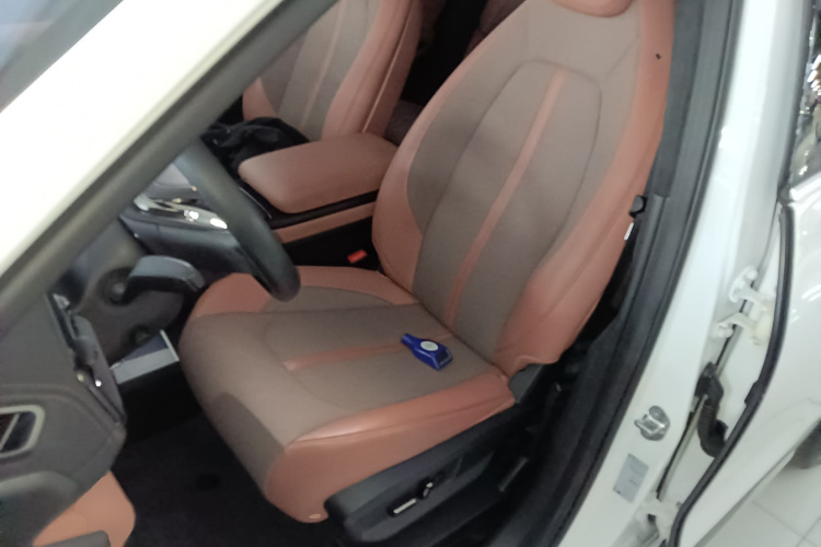 蔚来EC6 2020款 605KM 运动版中控内饰19