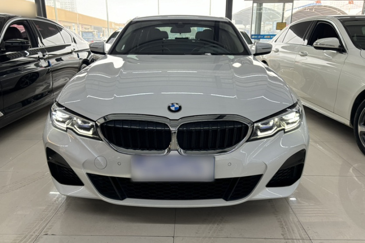 宝马3系 2022款 325i M运动套装车身外观6001