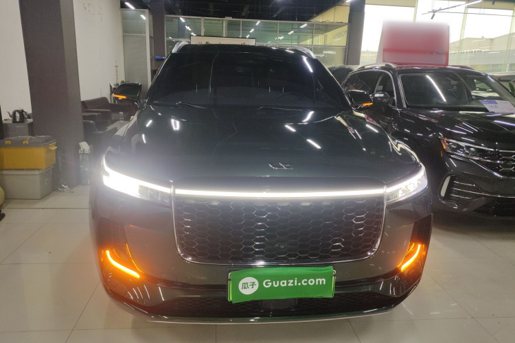 理想汽车 理想ONE 2021款 增程6座版车身外观2