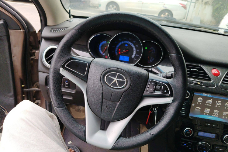 江汽集团 和悦 2012款 1.5L 手动豪华运动型局部细节13