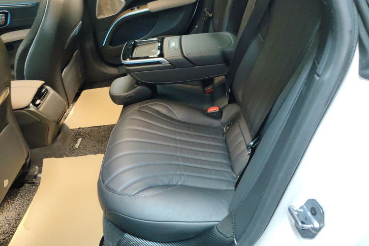 奔驰EQS 2022款 450+ 先锋版中控内饰7004