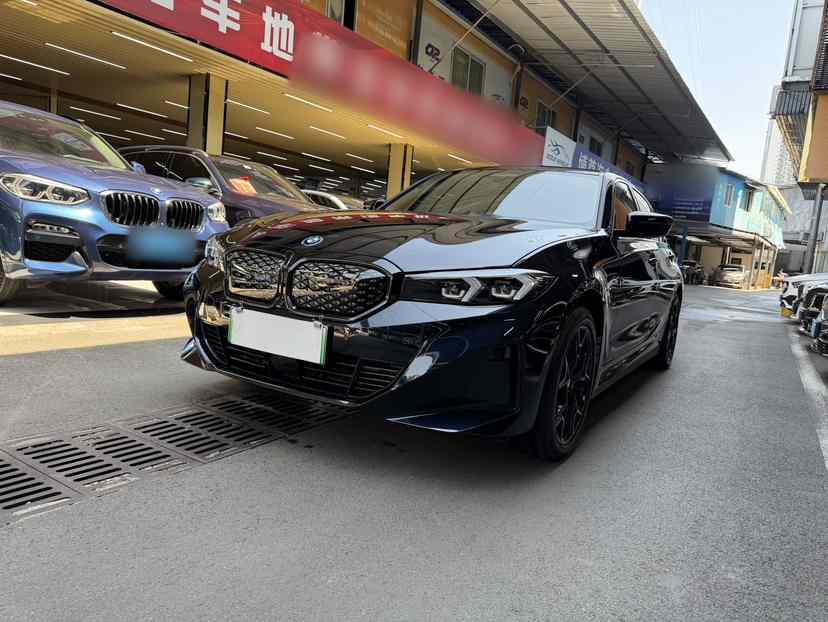 宝马i3 2025款 eDrive 40 L 曜夜套装(1)