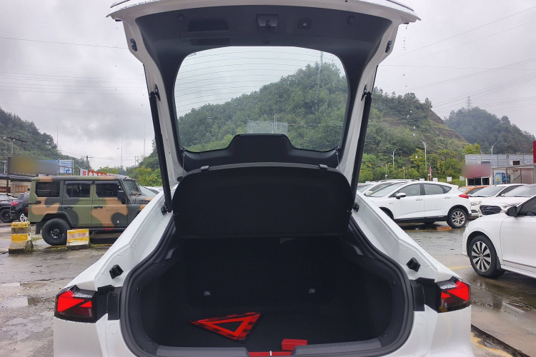 长安UNI-V 2025款 1.5T 500Bar高能版局部细节23