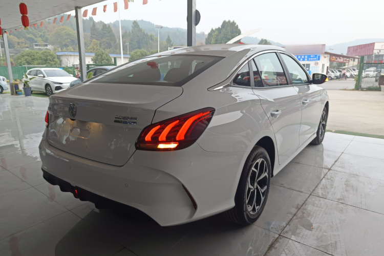 名爵 MG5 2023款 180DVVT 手动风尚版车身外观6005