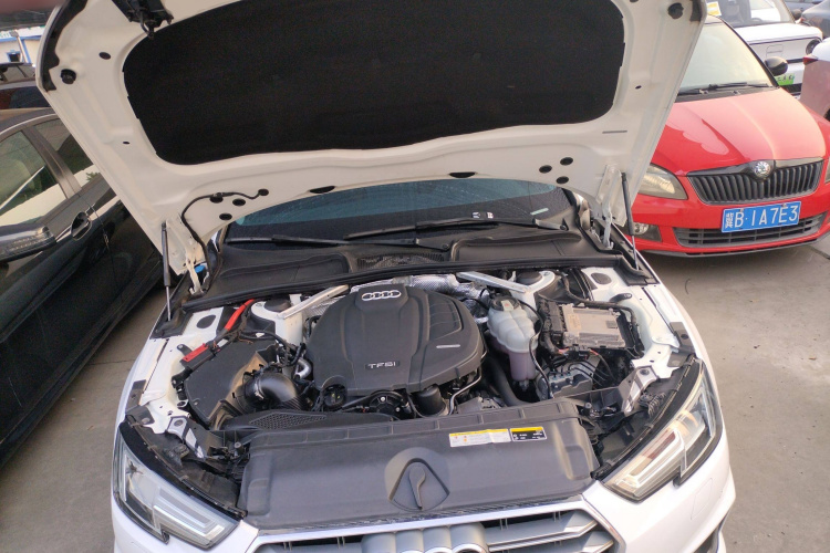 奥迪A4L 2019款 40 TFSI 时尚型 国VI机舱底盘24