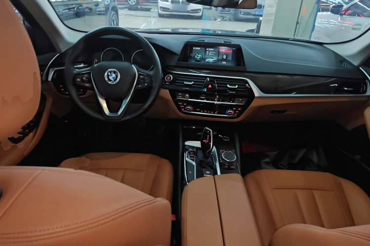 宝马5系 2018款 528Li 上市特别版中控内饰7002