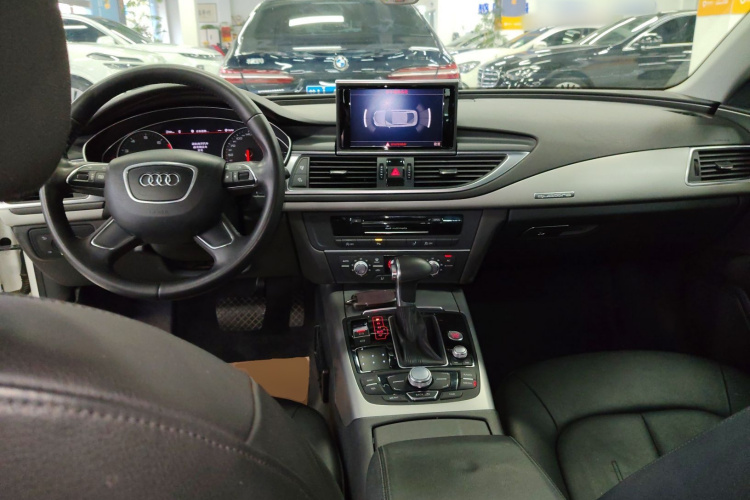 奥迪A7 2013款 35 FSI quattro进取型中控内饰7002