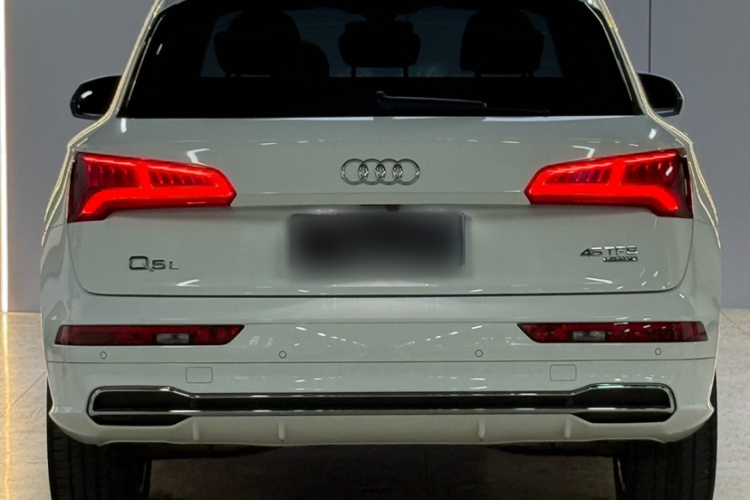 奥迪Q5L 2020款 改款 40 TFSI 荣享时尚型车身外观6005