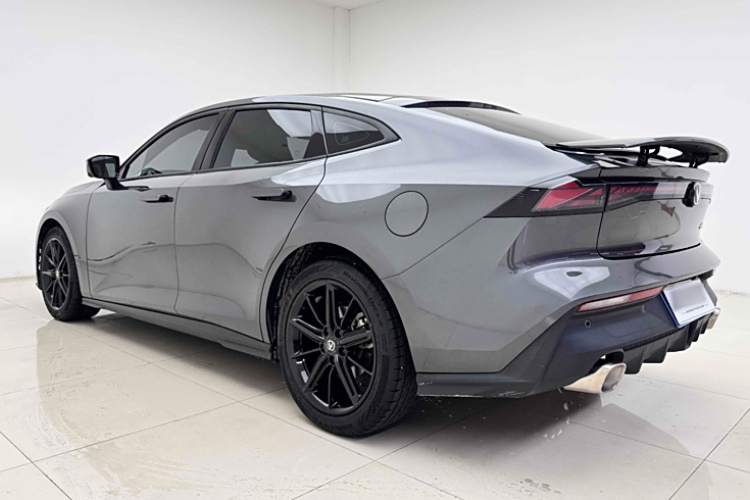 长安UNI-V 2022款 1.5T 尊贵型车身外观6003