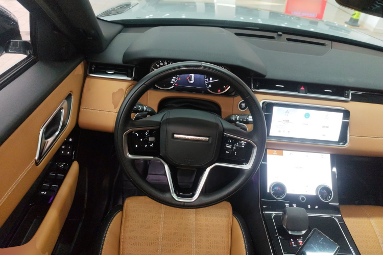 路虎 揽胜星脉 2023款 250PS 熠黑珍藏版中控内饰13