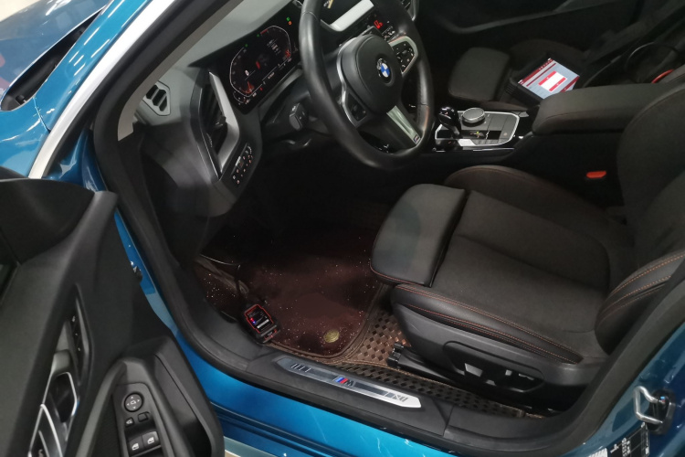 宝马2系(进口) 2021款 225i 四门轿跑车 M运动套装中控内饰19