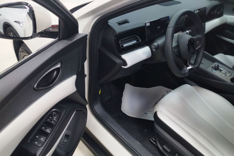 比亚迪 海豹06新能源 2024款 DM-i 120KM尊荣型中控内饰7003