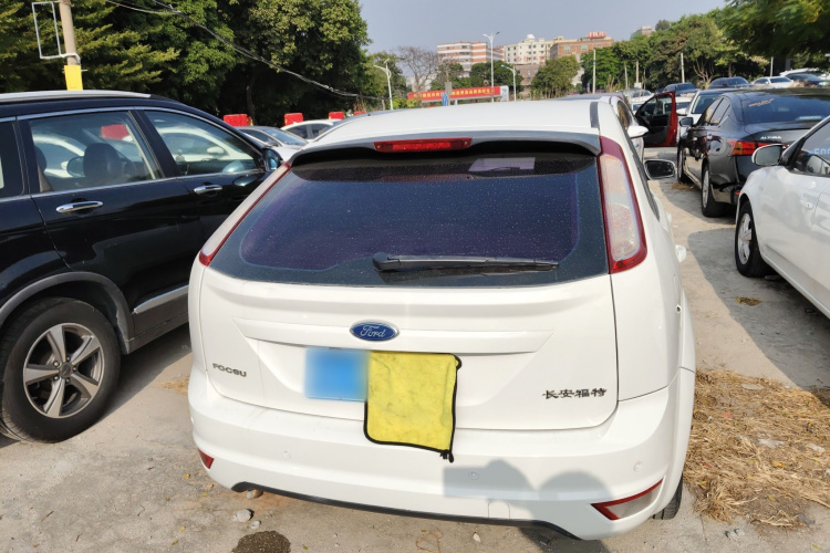 福特 福克斯 2013款 两厢经典 1.8L 手动基本型车身外观6004