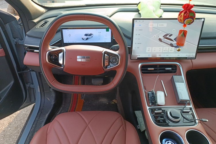 吉利银河 银河L6 2025款 EM-i 140km 探索+版中控内饰13