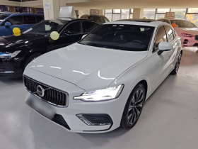 沃尔沃S60 2024款 B4 智远豪华版